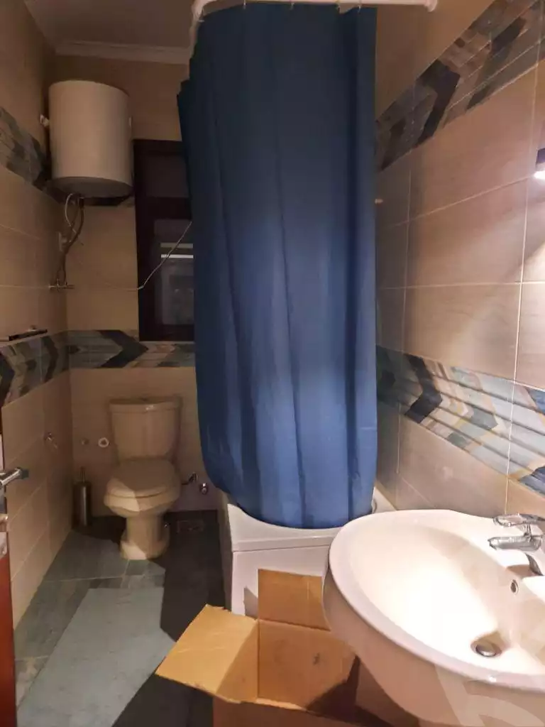https://aqarmap.com.eg/en/listing/6313999-for-sale-cairo-el-sheikh-zayed-city-compounds-kmbwnd-wyst-twn-swdyk