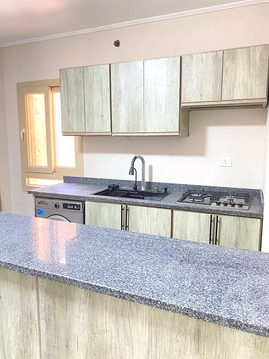 https://aqarmap.com.eg/ar/listing/6321976-for-rent-cairo-6th-of-october-el-ahyaa-neighborhood-2nd-divided-from-al-kafrawei-st