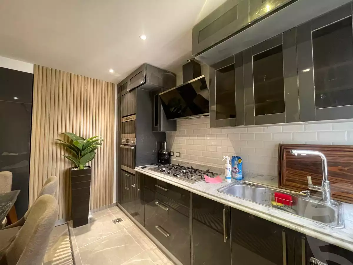 https://aqarmap.com.eg/ar/listing/6327811-for-sale-cairo-new-cairo-compounds-mountain-view-hyde-park