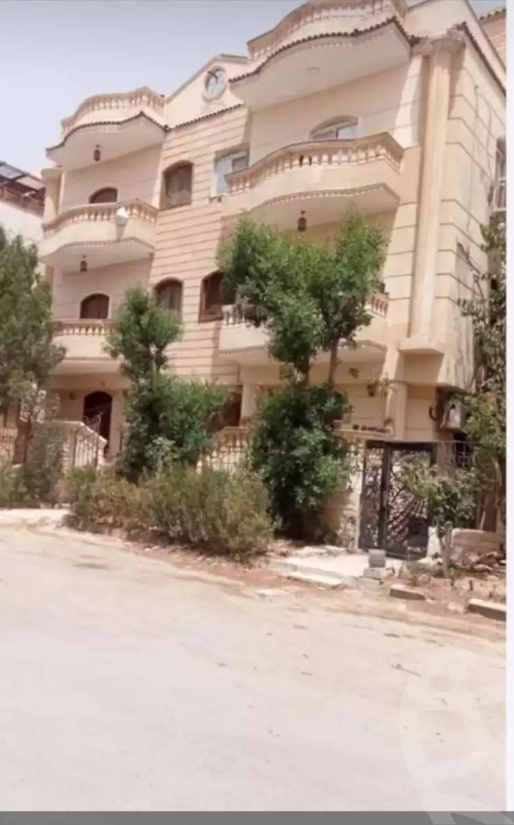https://aqarmap.com.eg/ar/listing/6327931-for-rent-cairo-new-cairo-el-ahyaa-fourth-neighborhood-street-1