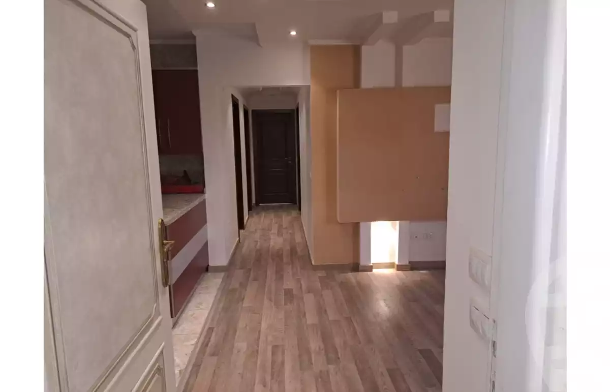 https://aqarmap.com.eg/en/listing/6327962-for-sale-cairo-el-sheikh-zayed-city-compounds-continental-gardens