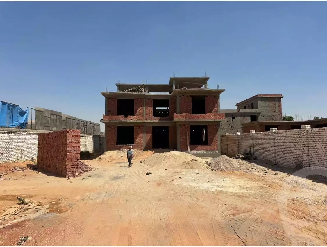 https://aqarmap.com.eg/en/listing/6331924-for-sale-cairo-el-sheikh-zayed-city-lshykh-zyd-ljdyd-el-reef-el-oroby