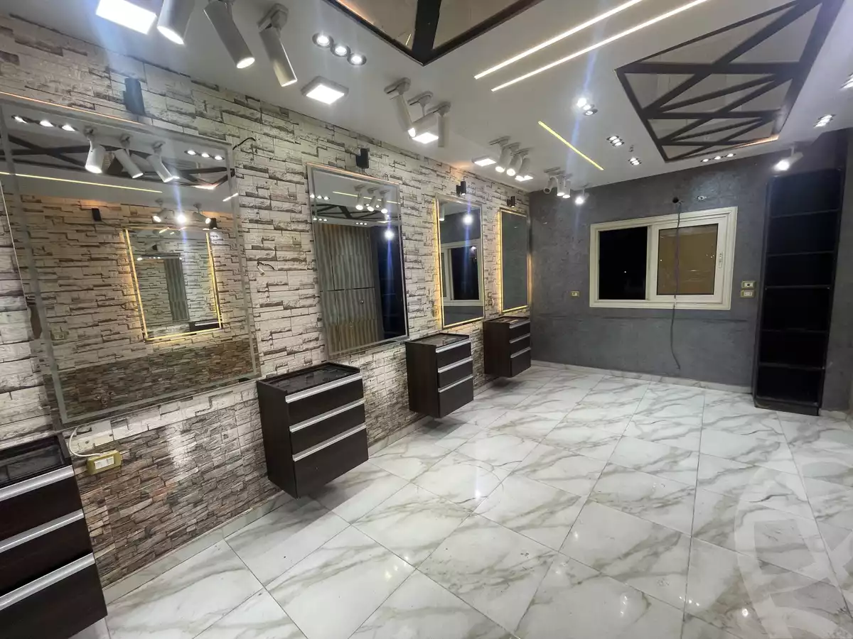 https://aqarmap.com.eg/ar/listing/6334110-for-rent-cairo-al-oubour-l-bwr-ljdyd-hy-lhry-el-horeya-mall-meamar-el-ashraf