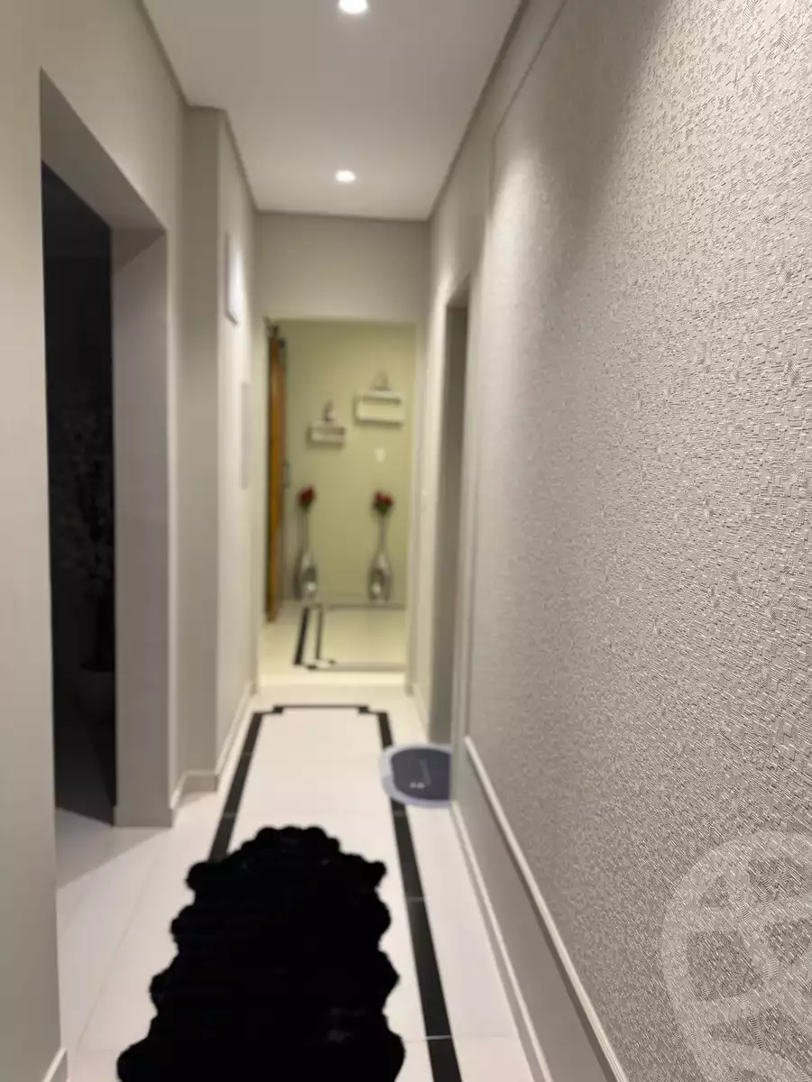 https://aqarmap.com.eg/ar/listing/6334838-for-sale-cairo-el-sheikh-zayed-city-compounds-kmbwnd-wn-16-swdyk