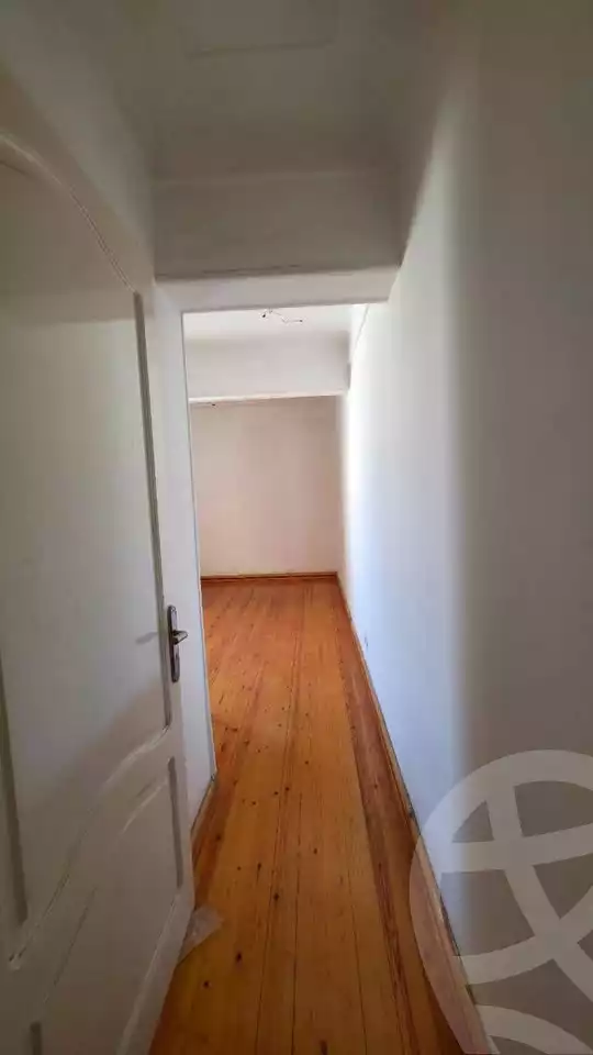 https://aqarmap.com.eg/ar/listing/6340112-for-sale-alexandria-ganaklis-shr-mrtdy-bsh