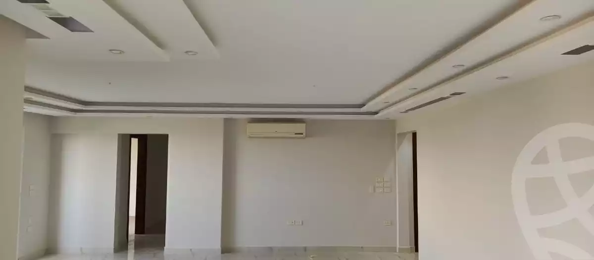 https://aqarmap.com.eg/ar/listing/6259840-for-rent-cairo-new-cairo-compounds-hyde-park-centre-ville-hyde-park