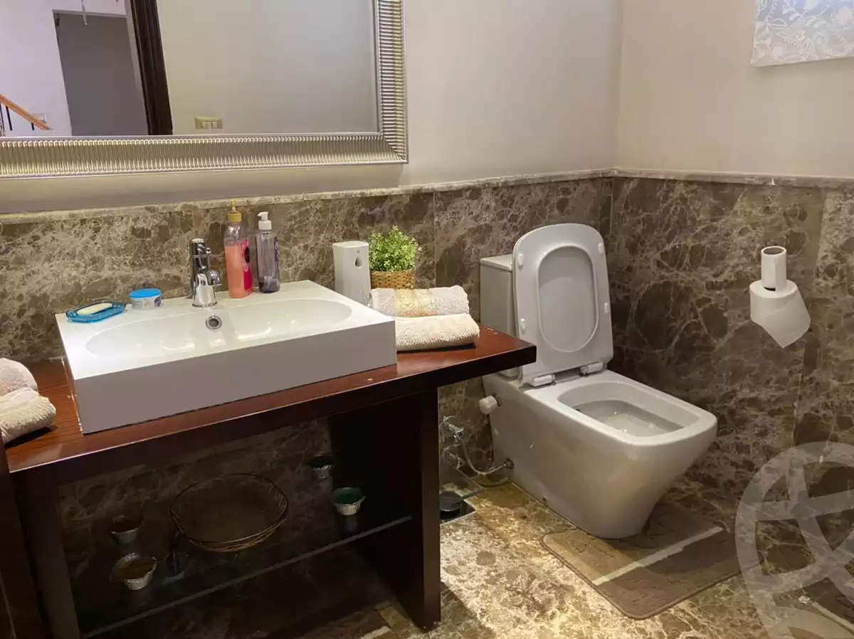 https://aqarmap.com.eg/ar/listing/6351077-for-rent-cairo-el-sheikh-zayed-city-compounds-kmbwnd-wyst-twn-swdyk