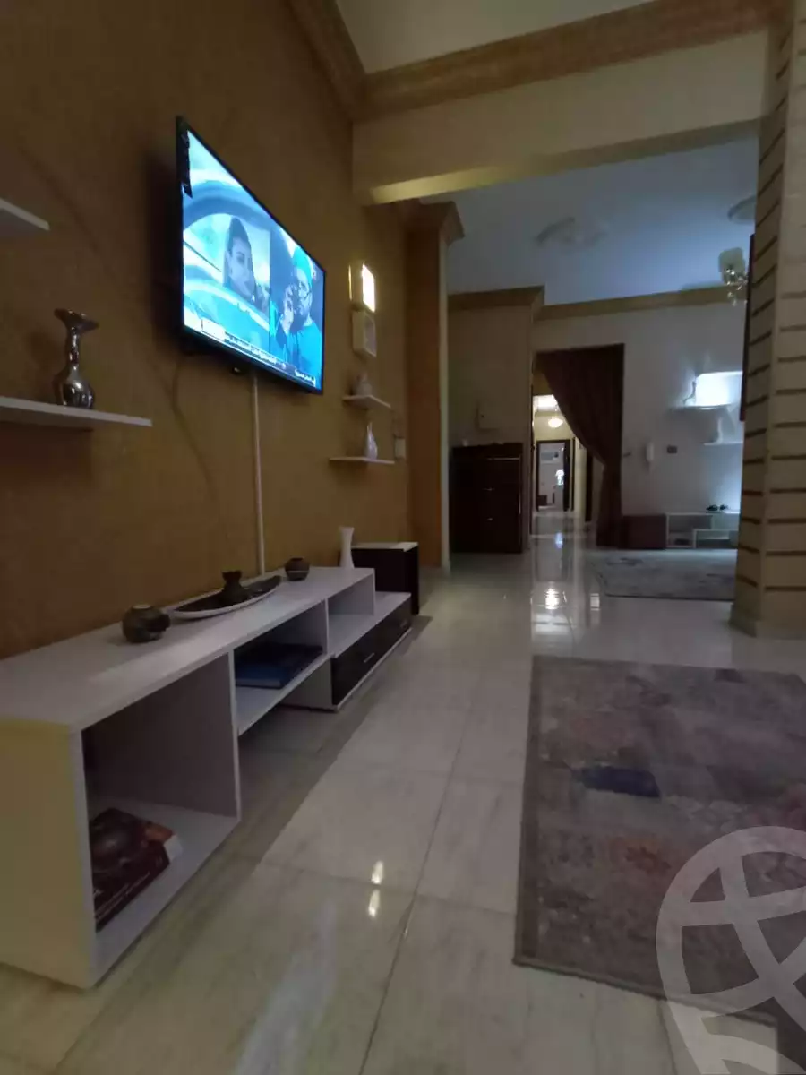 https://aqarmap.com.eg/ar/listing/6352310-for-rent-cairo-new-cairo-first-settlement-mhwr-mstfy-kml