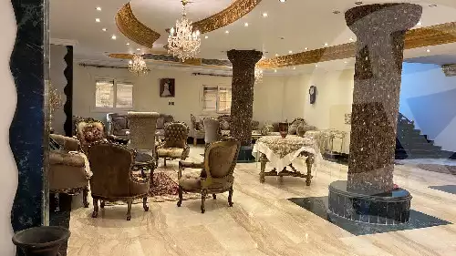 https://aqarmap.com.eg/ar/listing/6362229-for-sale-cairo-new-cairo-sharq-el-akadamiya-salah-nasim-st