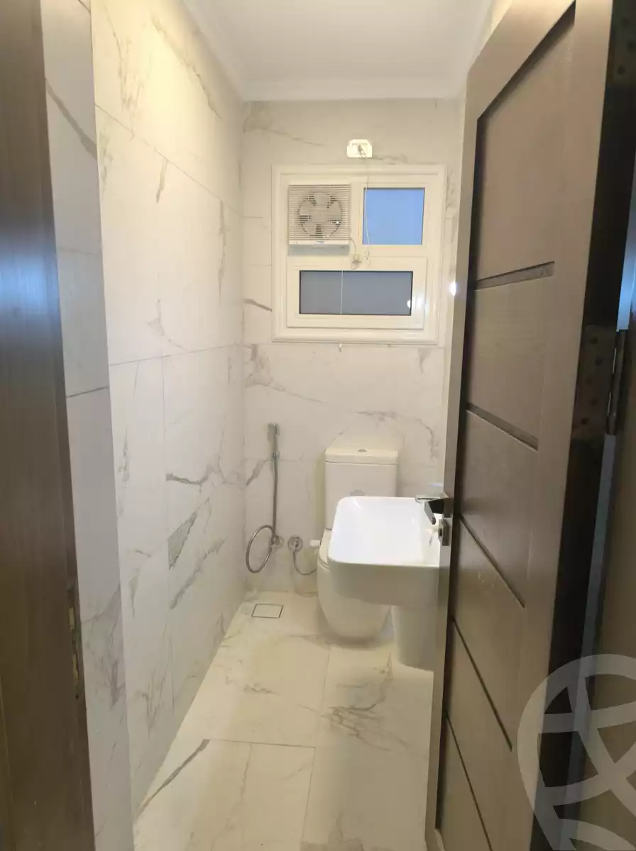 https://aqarmap.com.eg/ar/listing/6364730-for-rent-cairo-new-cairo-lrhb-city-phase-1-ahmed-rami-st
