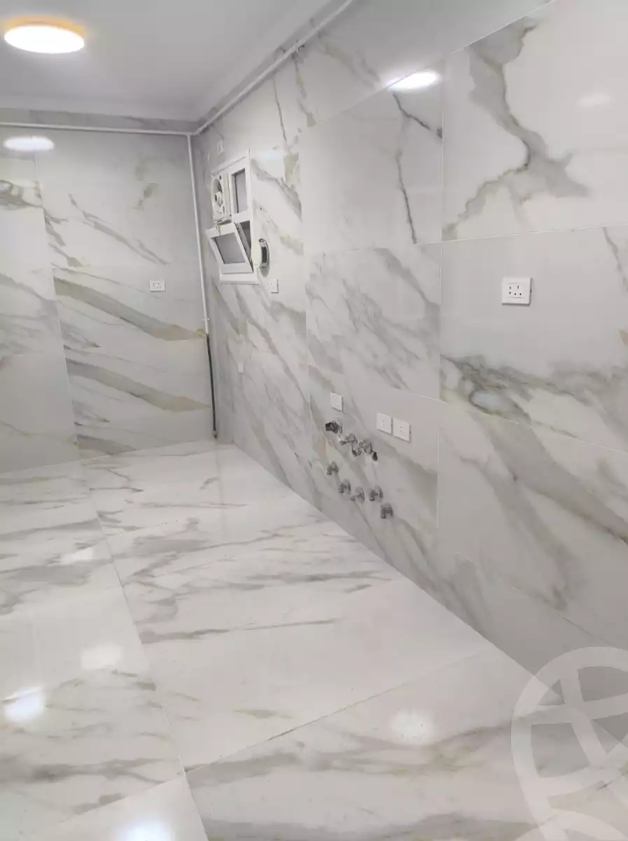 https://aqarmap.com.eg/ar/listing/6364730-for-rent-cairo-new-cairo-lrhb-city-phase-1-ahmed-rami-st