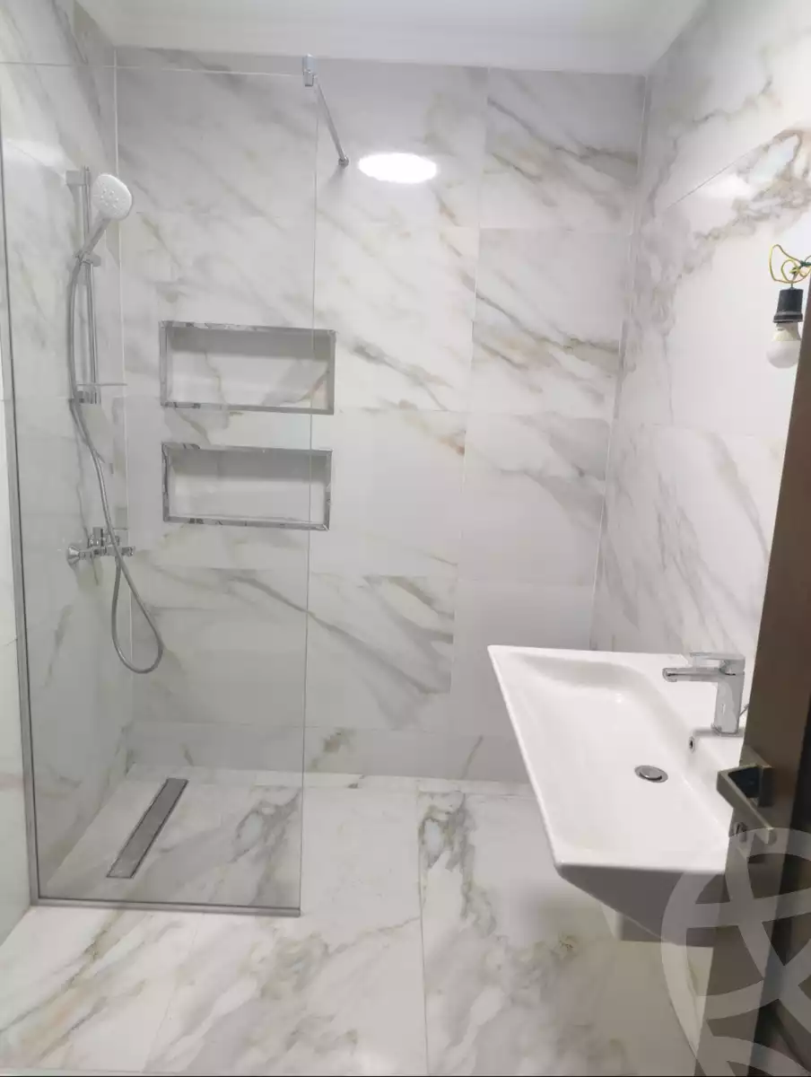 https://aqarmap.com.eg/ar/listing/6364730-for-rent-cairo-new-cairo-lrhb-city-phase-1-ahmed-rami-st