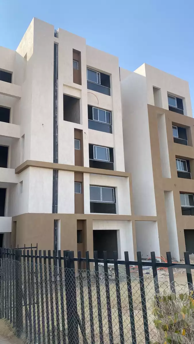 https://aqarmap.com.eg/en/listing/6367348-for-sale-cairo-6th-of-october-compounds-first-heights