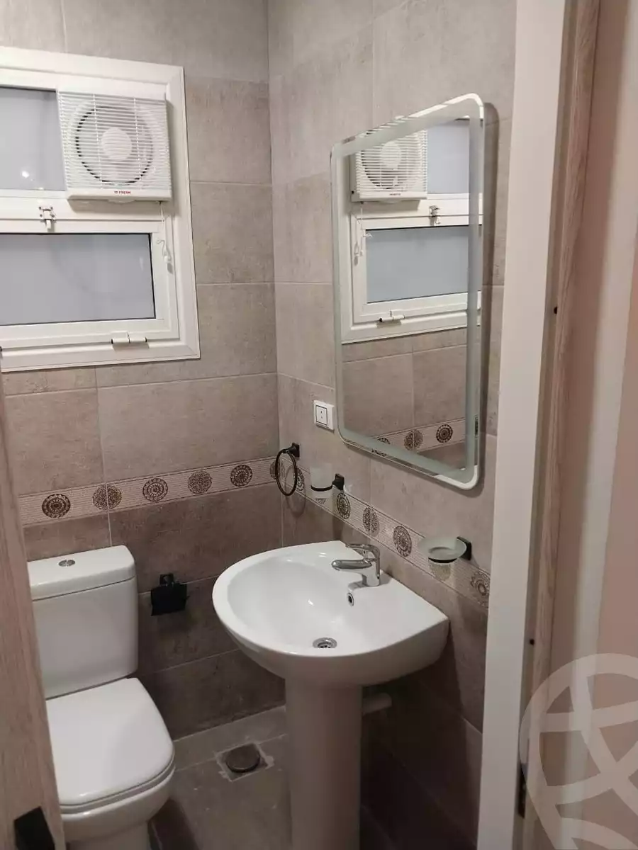 https://aqarmap.com.eg/en/listing/6375430-for-rent-cairo-new-cairo-lrhb-city-phase-4-mohammed-farid-st
