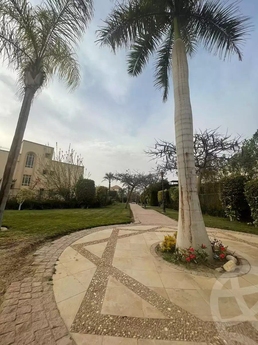 https://aqarmap.com.eg/en/listing/6382401-for-sale-cairo-el-sheikh-zayed-city-compounds-greens