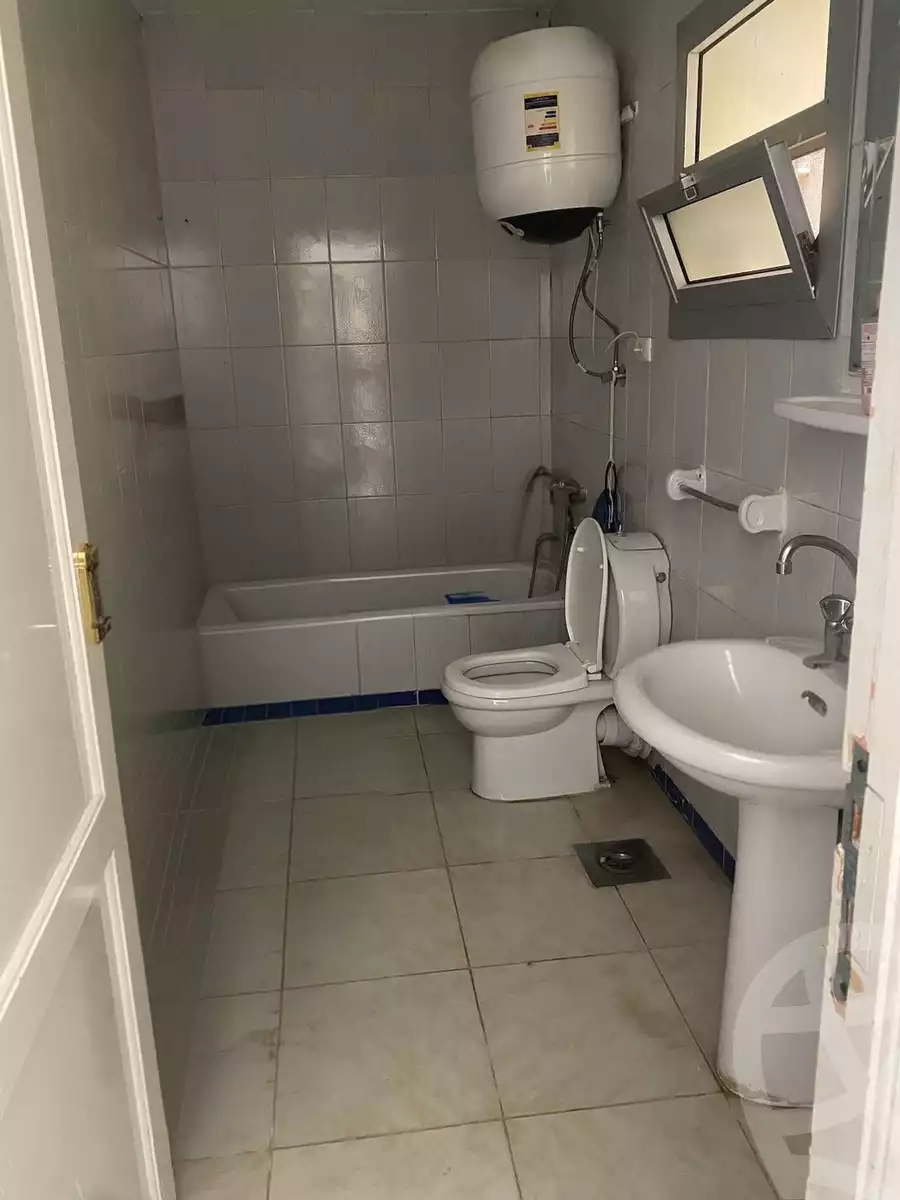 https://aqarmap.com.eg/ar/listing/6388598-for-sale-cairo-new-cairo-lrhb-city-phase-3-youssef-wahbi-st