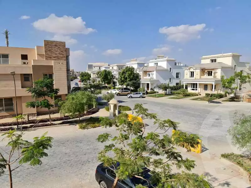 https://aqarmap.com.eg/en/listing/6395586-for-sale-cairo-6th-of-october-compounds-rayos