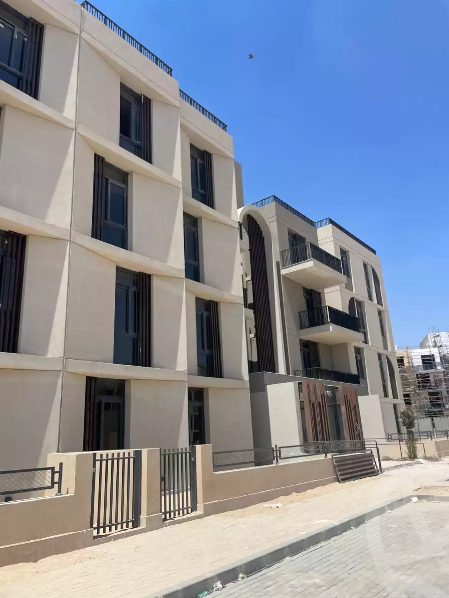 https://aqarmap.com.eg/en/listing/6397327-for-sale-cairo-el-sheikh-zayed-city-lshykh-zyd-ljdyd-vye