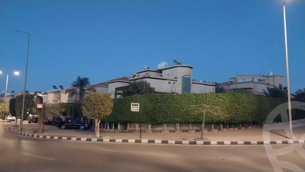 https://aqarmap.com.eg/ar/listing/6411650-for-sale-cairo-new-cairo-lrhb-city-mtdd-lrhb-radwan-allam-st