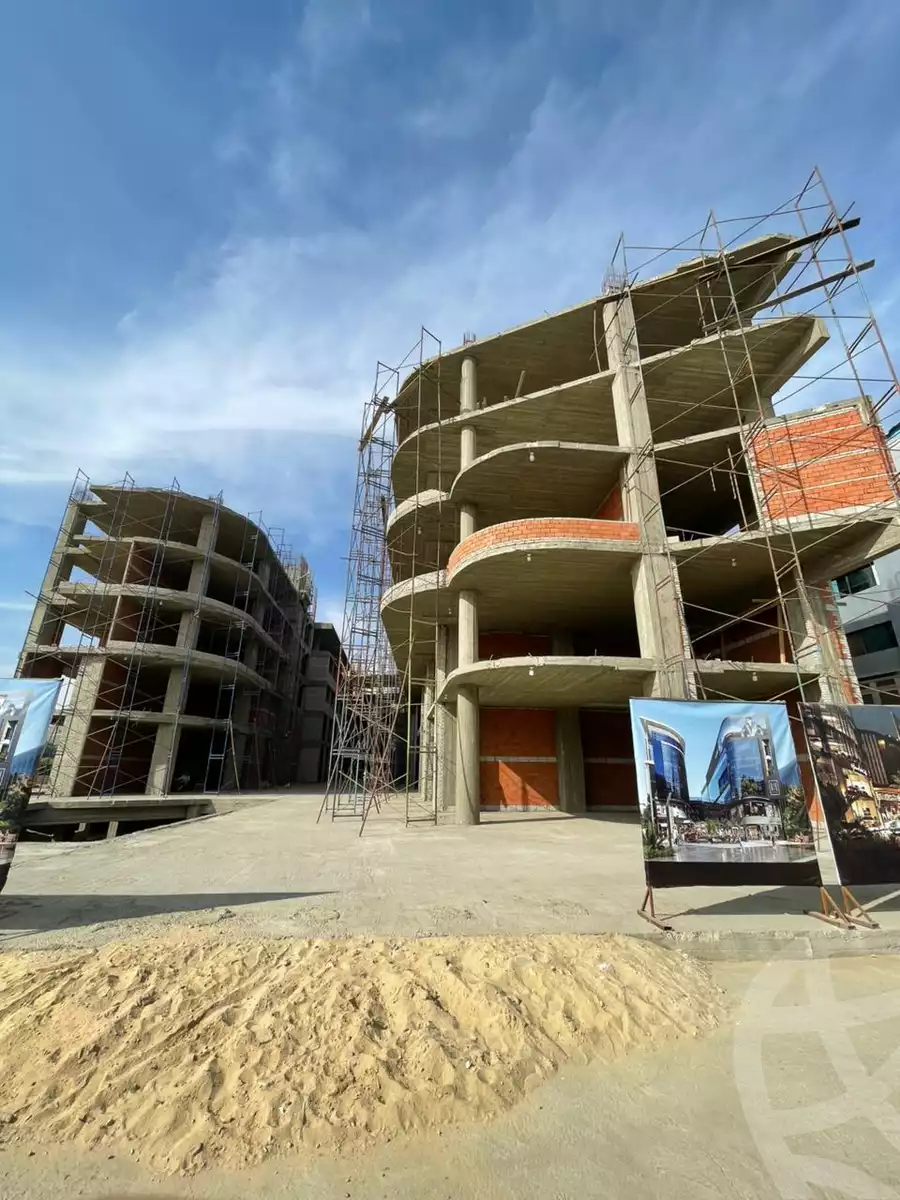https://aqarmap.com.eg/ar/listing/6425197-for-sale-cairo-el-sheikh-zayed-city-compounds-101-mall