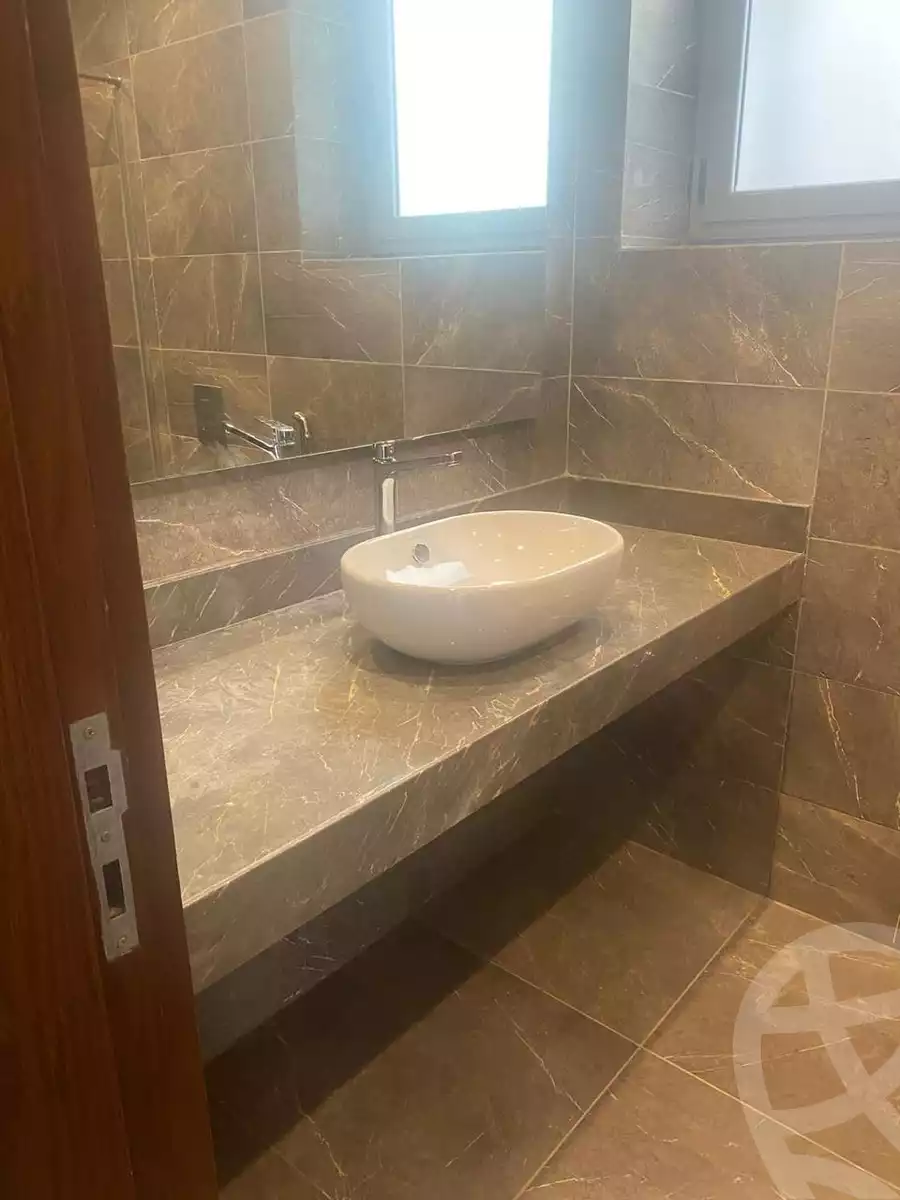https://aqarmap.com.eg/ar/listing/6429460-for-rent-cairo-el-sheikh-zayed-city-compounds-kmbwnd-wyst-twn-swdyk
