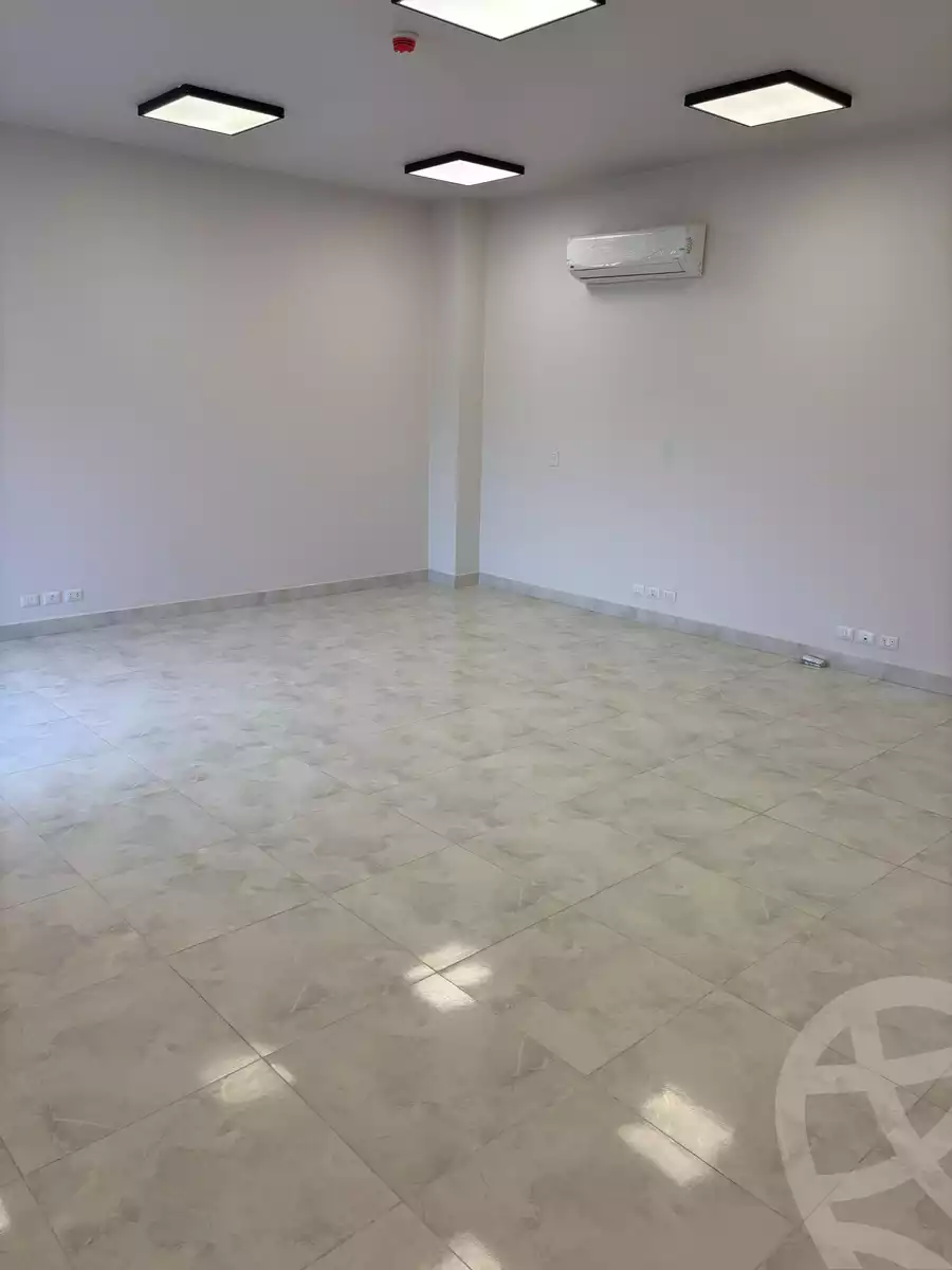 https://aqarmap.com.eg/ar/listing/6434241-for-rent-cairo-new-cairo-compounds-the-square