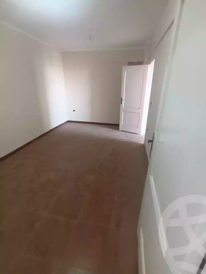 https://aqarmap.com.eg/ar/listing/6434722-for-sale-qalyubia-shubra-el-khaima-shubra-el-khaima-city-ismailia-canal-st