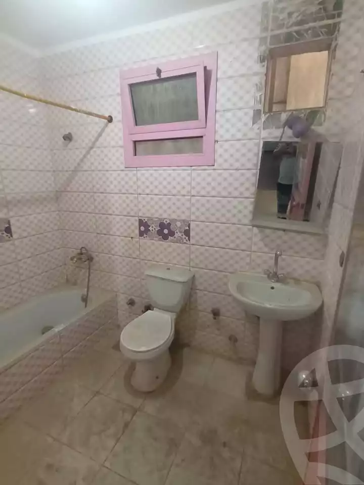 https://aqarmap.com.eg/ar/listing/6434722-for-sale-qalyubia-shubra-el-khaima-shubra-el-khaima-city-ismailia-canal-st