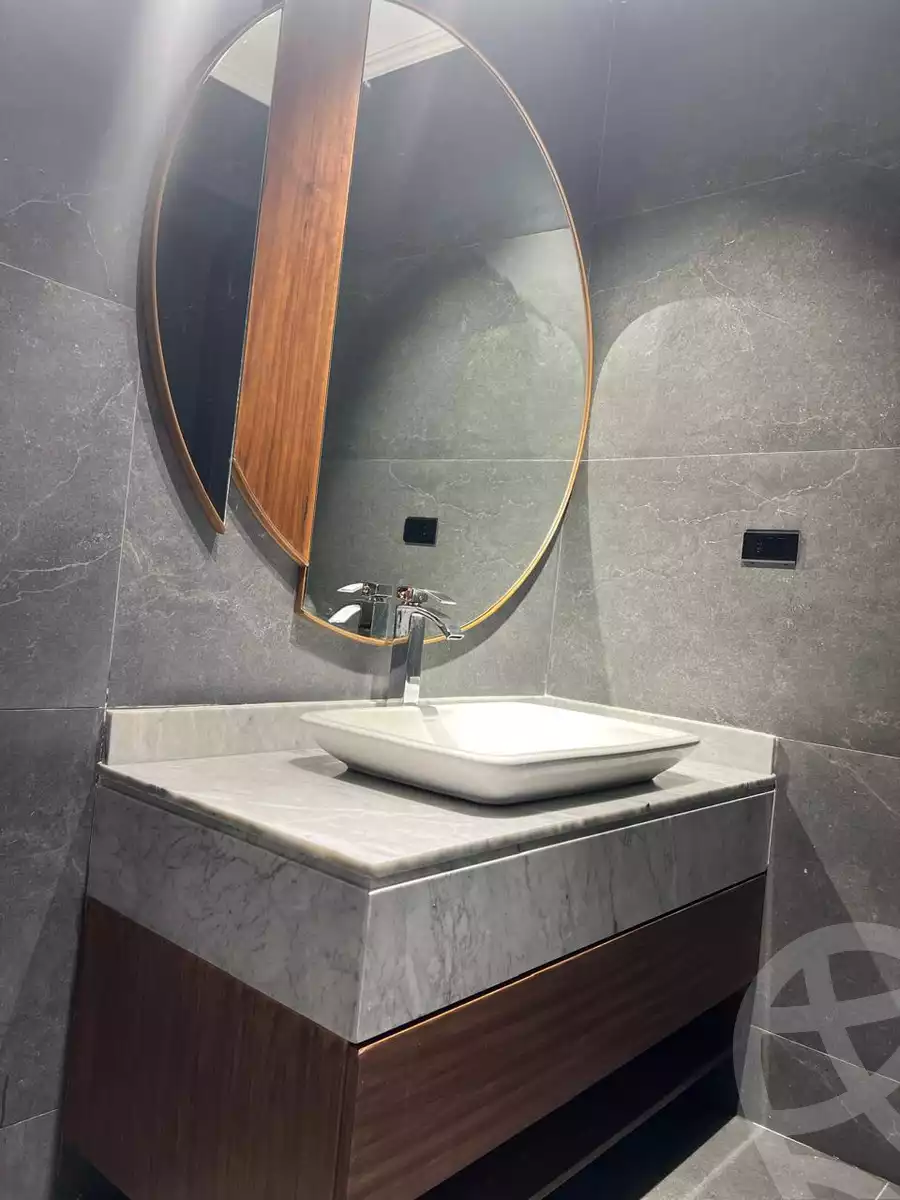 https://aqarmap.com.eg/en/listing/6455168-for-sale-cairo-el-sheikh-zayed-city-compounds-beverly-hills