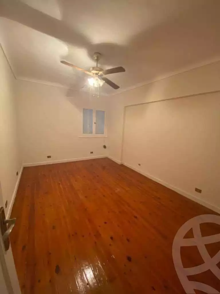 https://aqarmap.com.eg/ar/listing/6465918-for-sale-alexandria-zezenia-el-amir-gameel-st