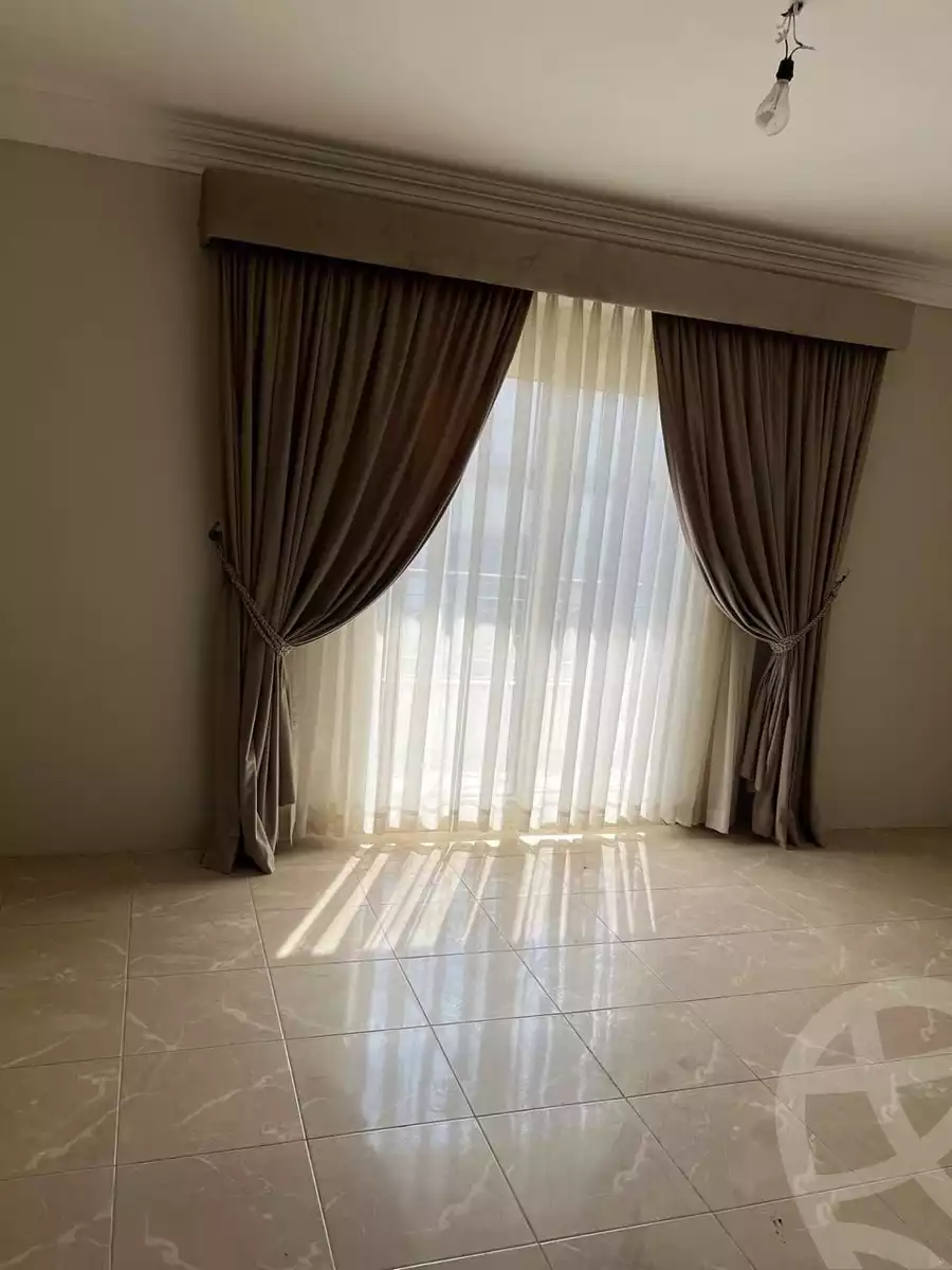 https://aqarmap.com.eg/en/listing/6480476-for-sale-cairo-el-sheikh-zayed-city-compounds-hadayek-el-mohandiseen
