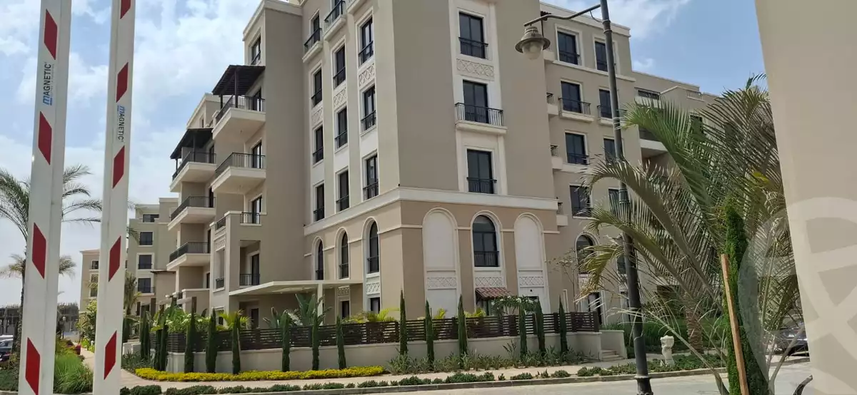 https://aqarmap.com.eg/en/listing/6480630-for-sale-cairo-el-sheikh-zayed-city-compounds-kmbwnd-fyldj-wyst-dr-llttwyr