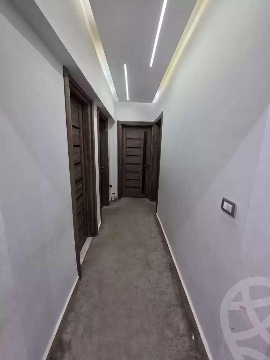 https://aqarmap.com.eg/en/listing/6483990-for-sale-cairo-el-sheikh-zayed-city-compounds-el-khamayel