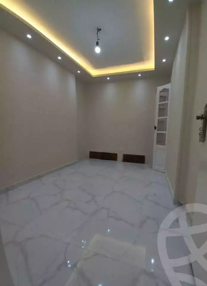 https://aqarmap.com.eg/ar/listing/6486114-for-sale-alexandria-sydy-bshr-sydy-bshr-bhry-khalil-hamada-st