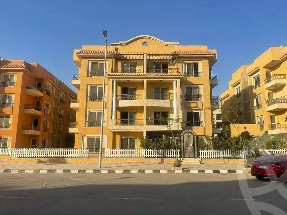 https://aqarmap.com.eg/en/listing/6498709-for-sale-cairo-el-sheikh-zayed-city-compounds-el-khamayel