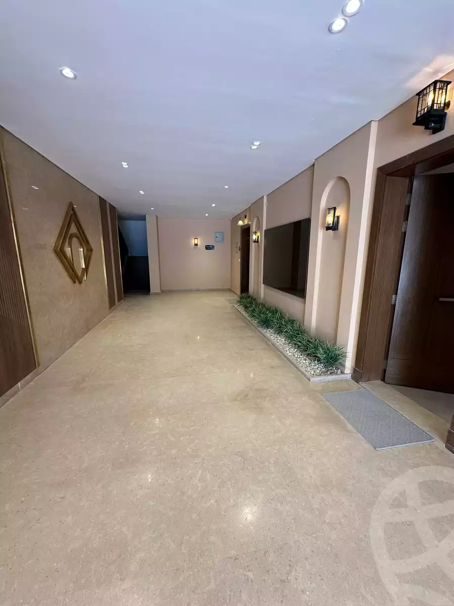 https://aqarmap.com.eg/en/listing/6503687-for-sale-cairo-el-sheikh-zayed-city-compounds-kmbwnd-fyldj-wyst-dr-llttwyr