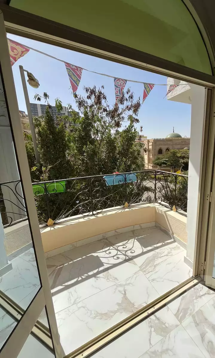 https://aqarmap.com.eg/en/listing/6506382-for-sale-cairo-el-sheikh-zayed-city-compounds-el-yasmeen-compound