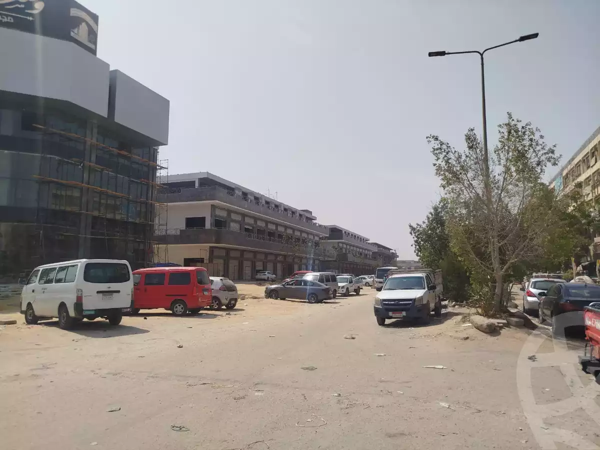 https://aqarmap.com.eg/ar/listing/6519462-for-sale-cairo-6th-of-october-compounds-west-el-balad-mall-oad