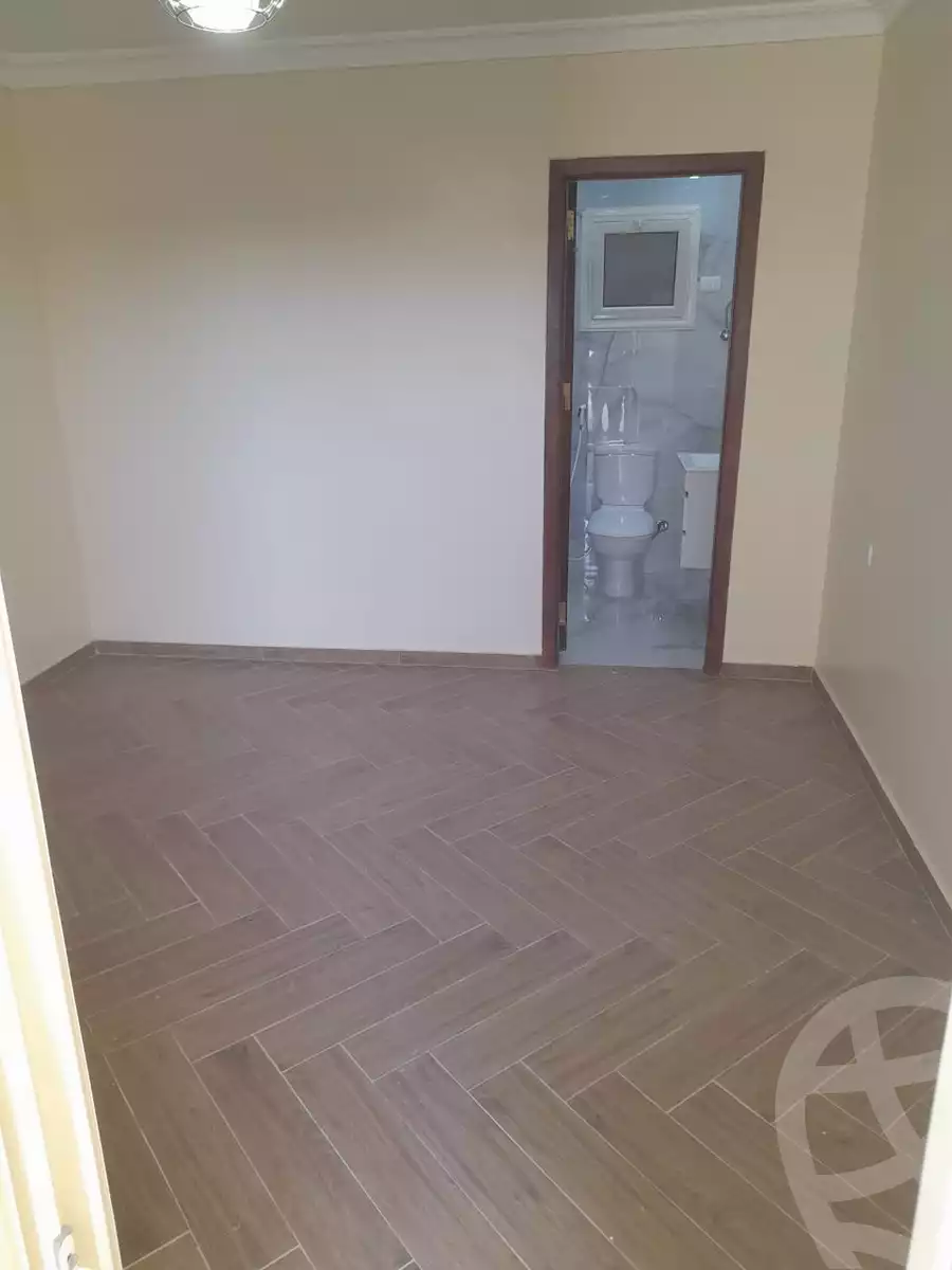 https://aqarmap.com.eg/ar/listing/6524671-for-sale-cairo-new-cairo-lrhb-city-phase-1-ahmed-rami-st
