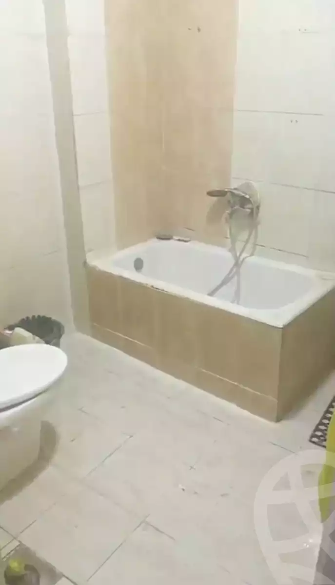 https://aqarmap.com.eg/ar/listing/6526908-for-sale-cairo-helwan-hadayek-helwan-nile-corniche-st