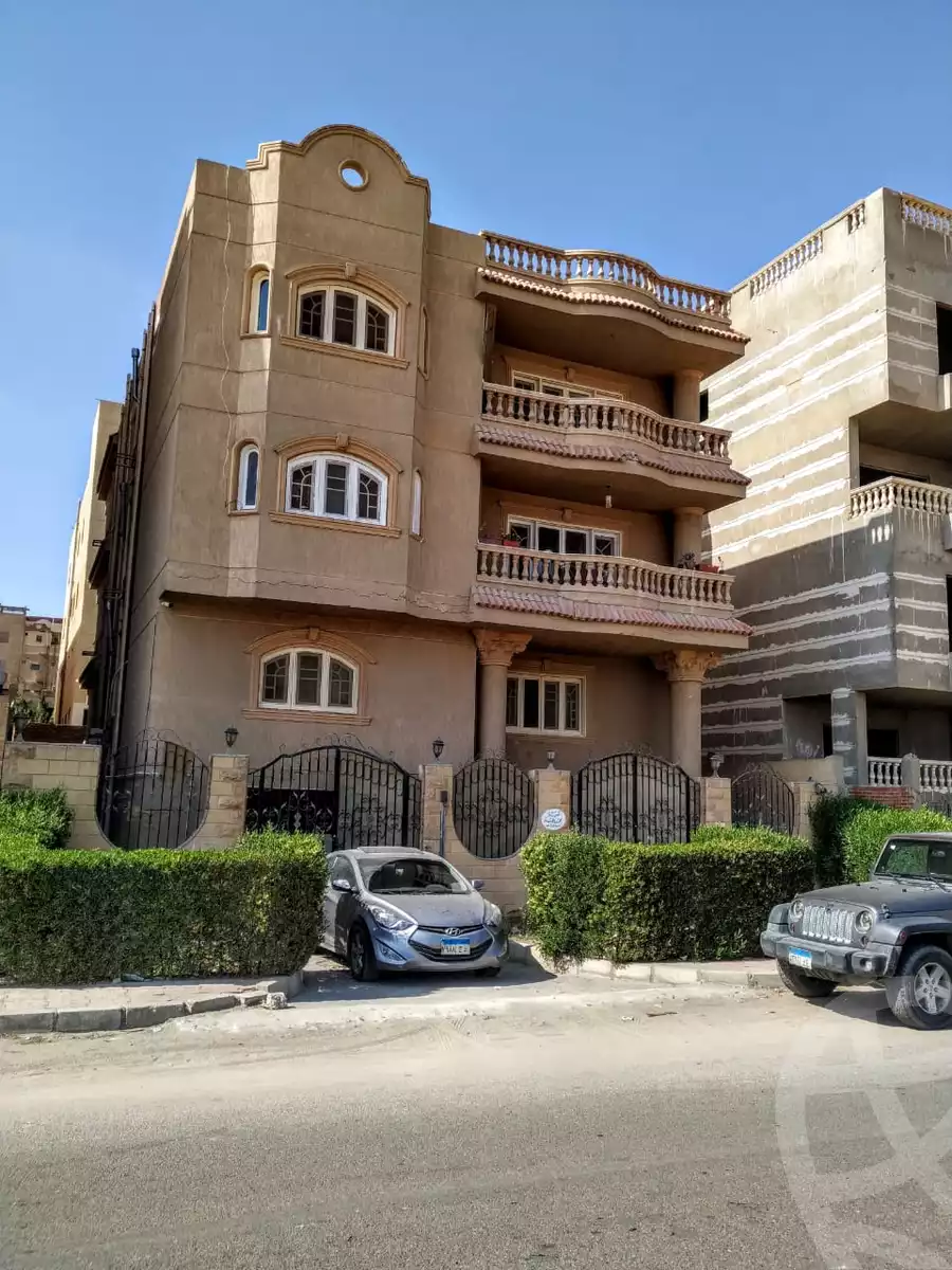 https://aqarmap.com.eg/en/listing/6535395-for-sale-cairo-6th-of-october-abd-el-salam-amin-st