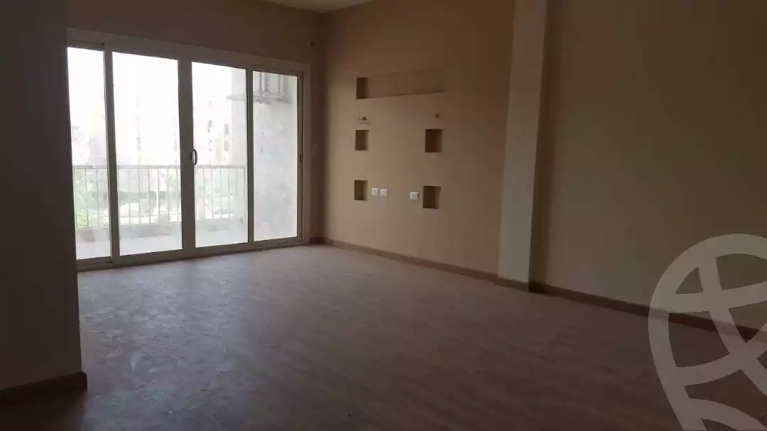 https://aqarmap.com.eg/en/listing/6535481-for-sale-cairo-el-sheikh-zayed-city-compounds-dh-drys