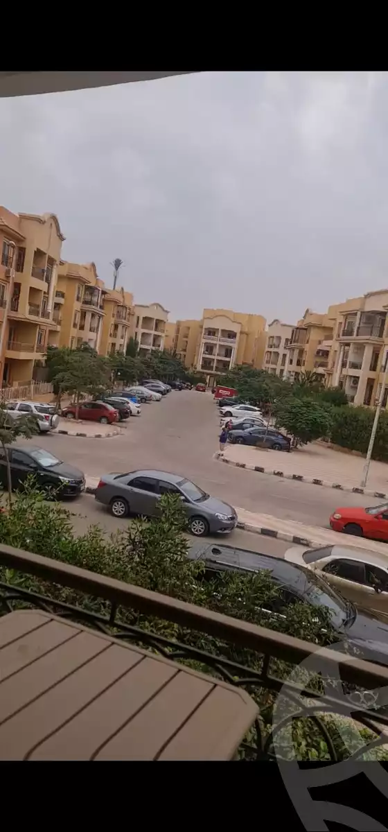 https://aqarmap.com.eg/en/listing/6537939-for-sale-cairo-el-sheikh-zayed-city-compounds-el-khamayel