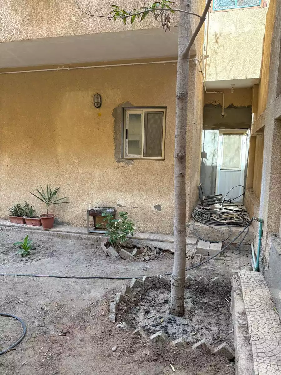 https://aqarmap.com.eg/en/listing/6551016-for-sale-cairo-6th-of-october-el-ahyaa-neighborhood-4th-street-2