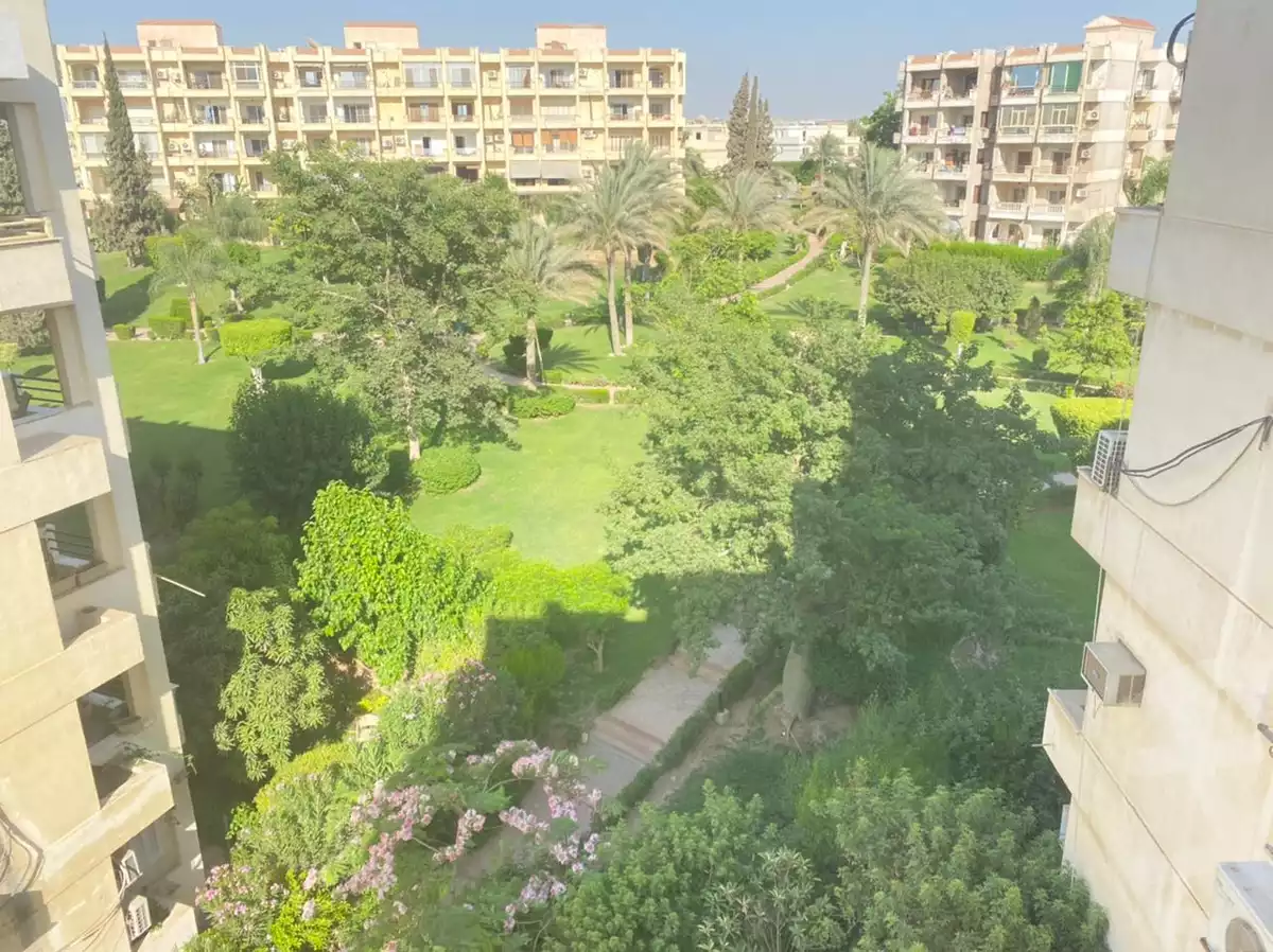 https://aqarmap.com.eg/en/listing/6554158-for-sale-cairo-el-sheikh-zayed-city-compounds-zayed-2000