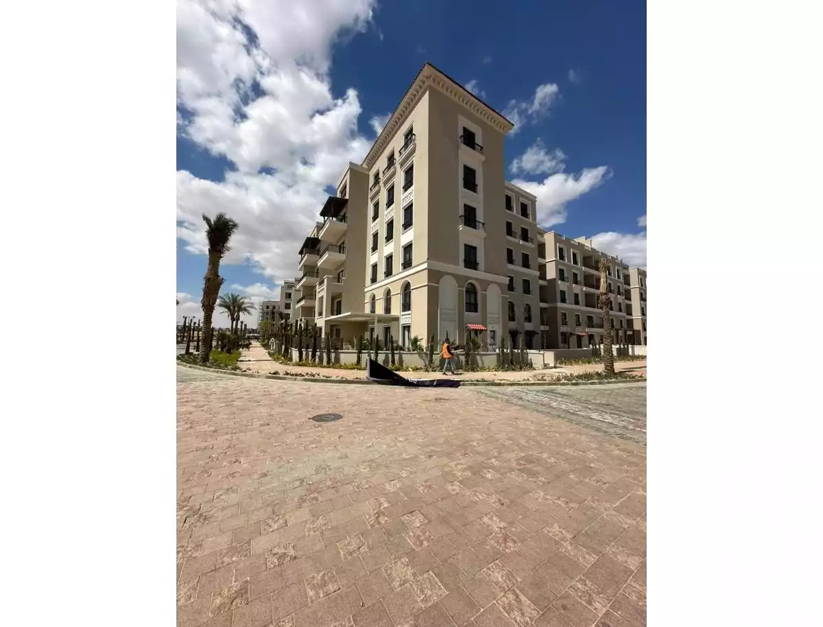 https://aqarmap.com.eg/ar/listing/6556111-for-sale-cairo-el-sheikh-zayed-city-compounds-kmbwnd-fyldj-wyst-dr-llttwyr