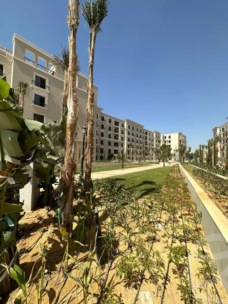 https://aqarmap.com.eg/ar/listing/6560578-for-sale-cairo-el-sheikh-zayed-city-compounds-kmbwnd-fyldj-wyst-dr-llttwyr