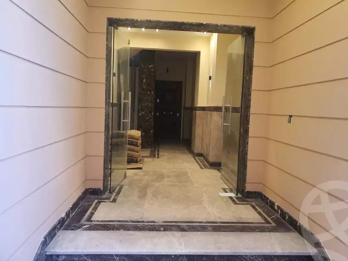 https://aqarmap.com.eg/ar/listing/6561034-for-rent-cairo-new-cairo-ganob-el-akadamiya-south-academy-a-zaid-ebn-haretha-st