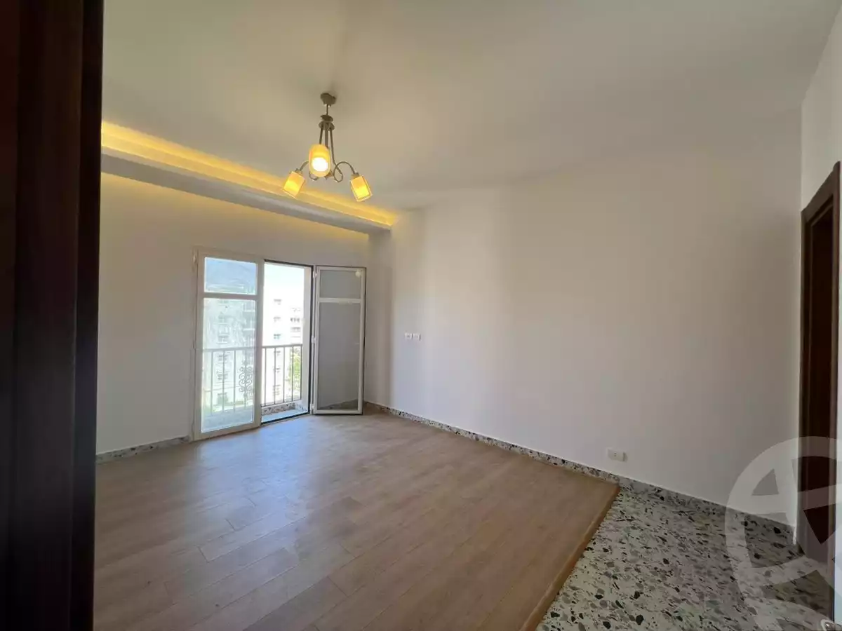 https://aqarmap.com.eg/ar/listing/6568823-for-rent-cairo-new-cairo-compounds-hyde-park-centre-ville-hyde-park
