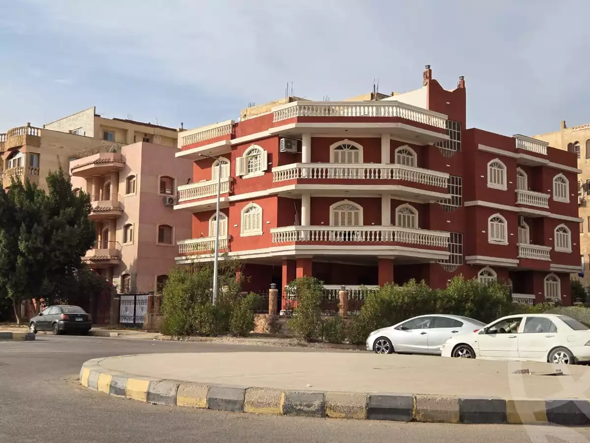 https://aqarmap.com.eg/en/listing/6570513-for-sale-cairo-el-sheikh-zayed-city-el-hay-el-hady-ashaer-area-2-street-23